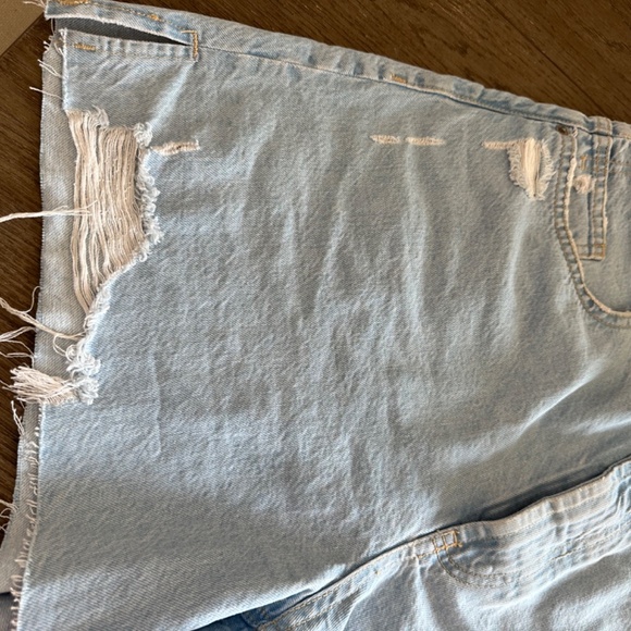 Zara distressed high rise denim shorts Size 12 - Picture 6 of 8